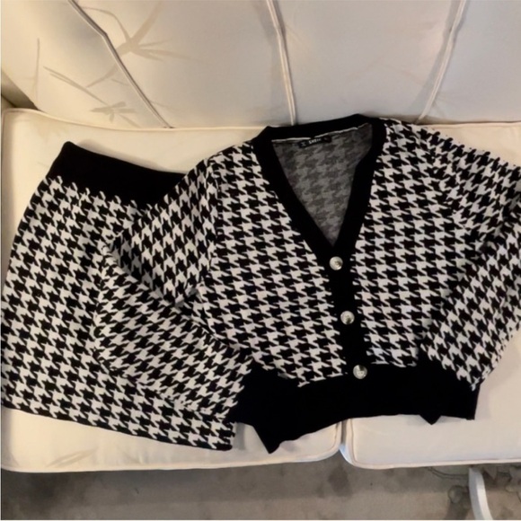 Houndtooth Black & White Matching Cardigan & Mini Skirt Set Size Small - Picture 6 of 14